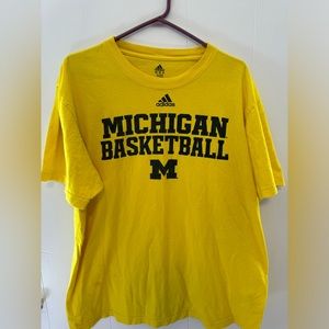 Men’s MICHIGAN BASKETBALL T SHIRT XL